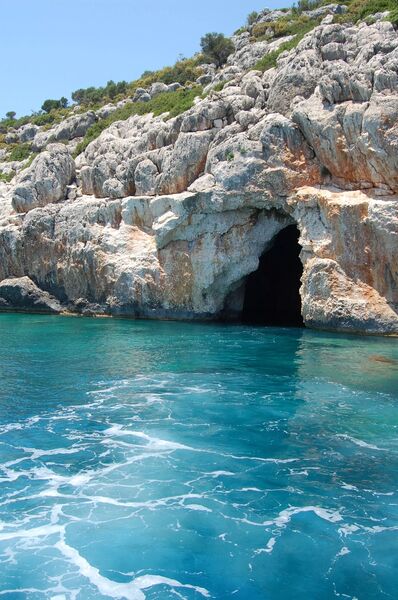 Piratgrotta vid Kekova -  - Turkiet