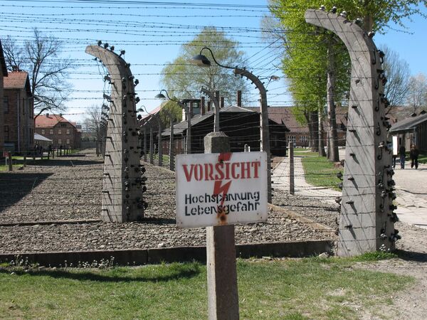 Varning i Auschwitz - Auschwitz - Polen