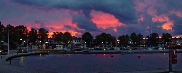 Sandhamn. Snart höst och dramatiska solnedgångar.. -  - Sverige