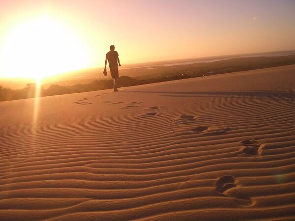 Sand dune sunset - Rainbow Beach - Australien
