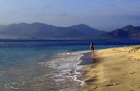 Vid Lomboks granne, Gili öarna, kan du hitta fina stränder.