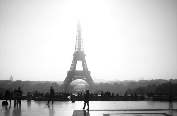 Eifeltornet i morgondis - Paris - Frankrike