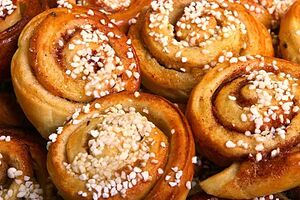 ..och den klassiska kanelbullen är en trogen fikakompis.