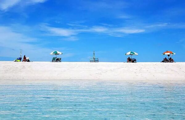 Avkoppling mellan himmel och hav - Thailand/ Nang Yuan Island - Thailand