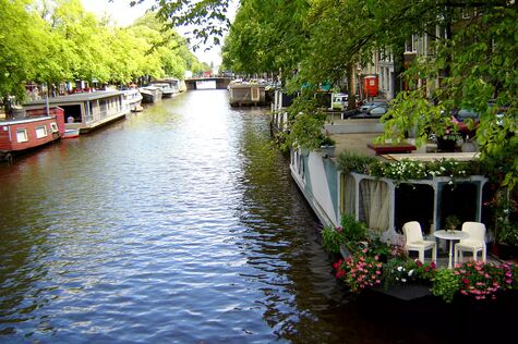 Husbåtar är en vanlig syn i Amsterdam.