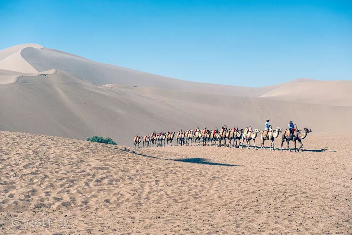 De sjungande sanddynerna i Dunhuang