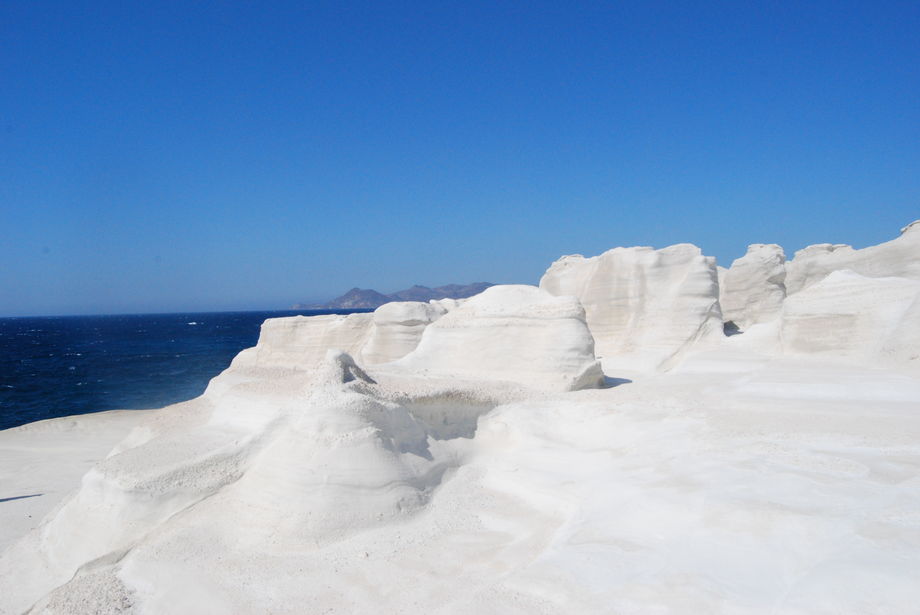 Sarakiniko - Milos, Grekland - Sirapp - Reseguiden