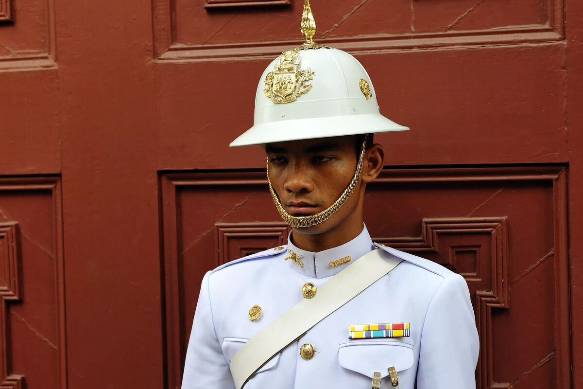 Vakt utanför Grand Palace