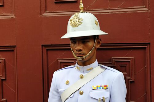 Vakt utanför Grand Palace