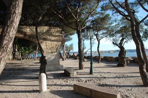 Borggården Castelo São Jorge