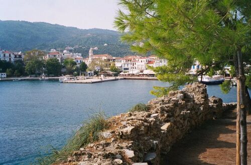 Hamnen Skiathos stad Grekland