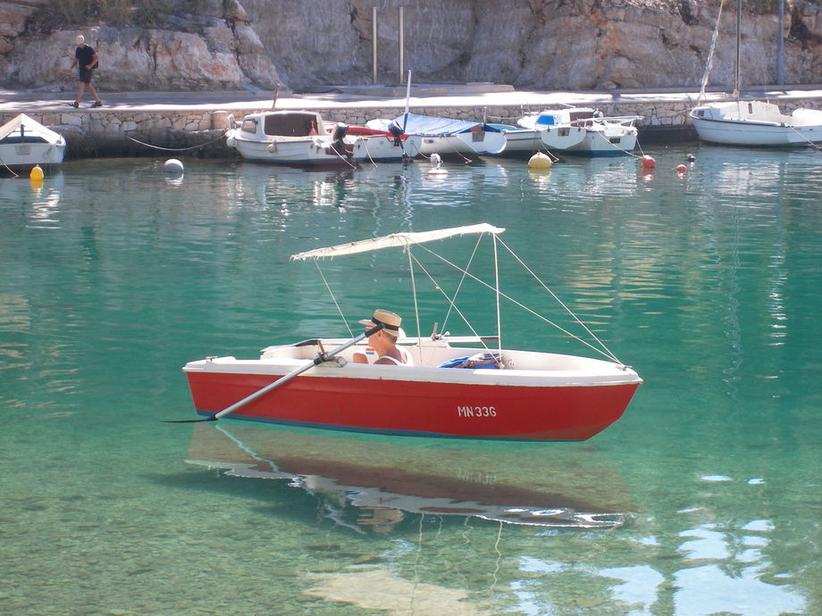 milna hvar catamaran