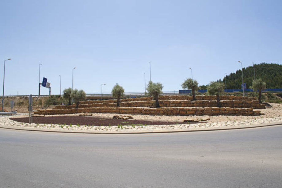 Nice Roundabout In Mediterranean Style Tofuboy Reseguiden