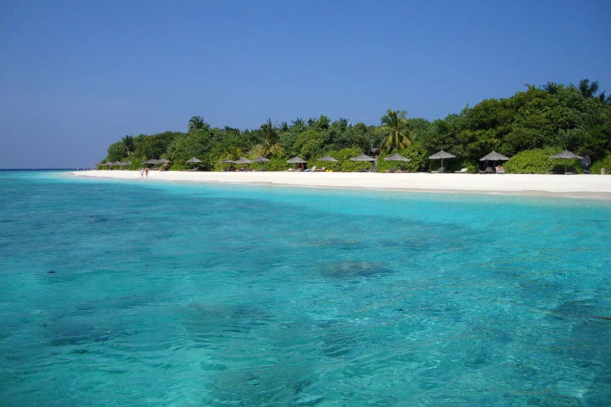 Västra sidan av Reethi Beach