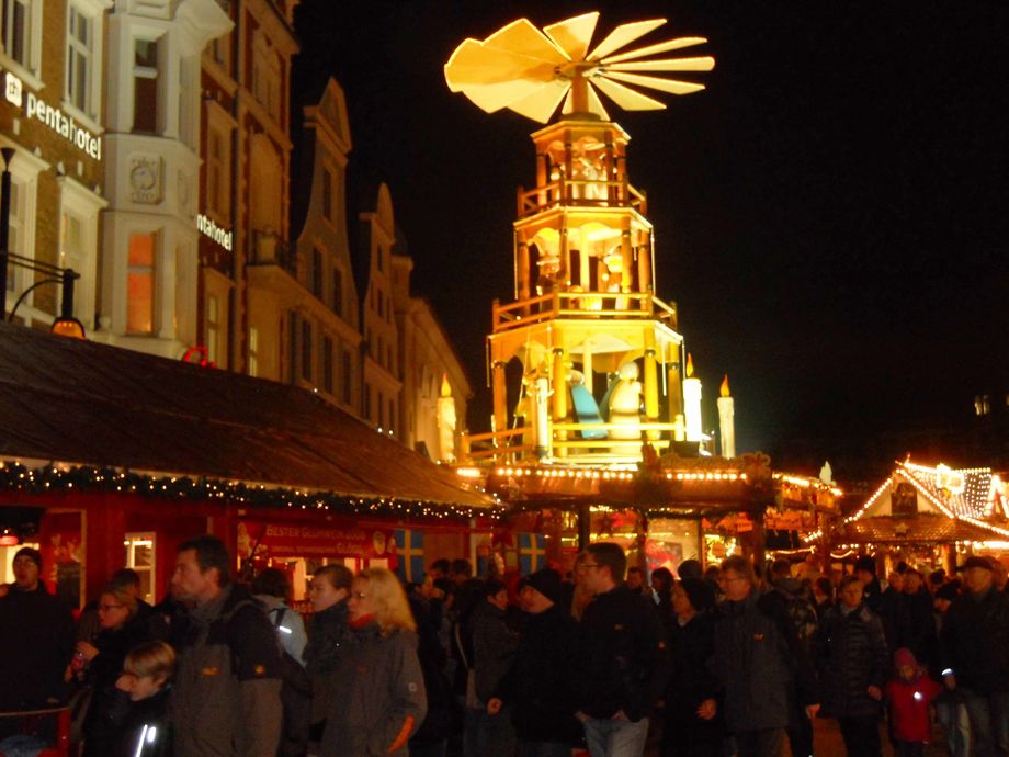 Julmarknad Rostock, Tyskland Kustaffe Reseguiden