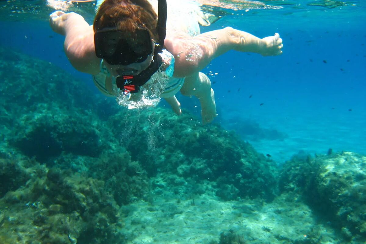 Snorkling i kristallklart vatten