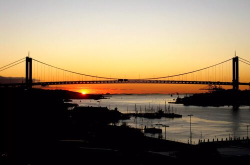 Älvsborgsbron i solnedgång