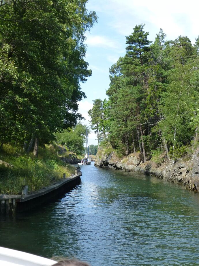 Draget kanal Nynäshamn, Sverige Peroerik Reseguiden