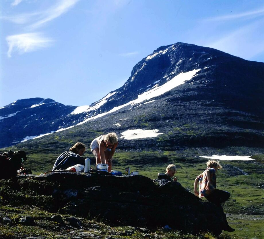 Rast under Norra storfjället Hemavan, Lappland, Sverige Bengtar