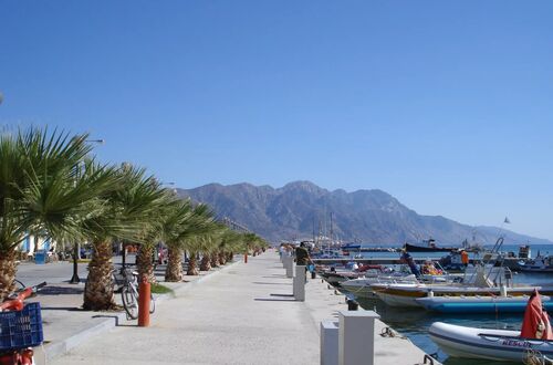 Strandpromenaden i Kárdamena