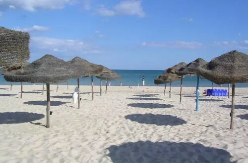 Stranden vid hotellet i Hamamet