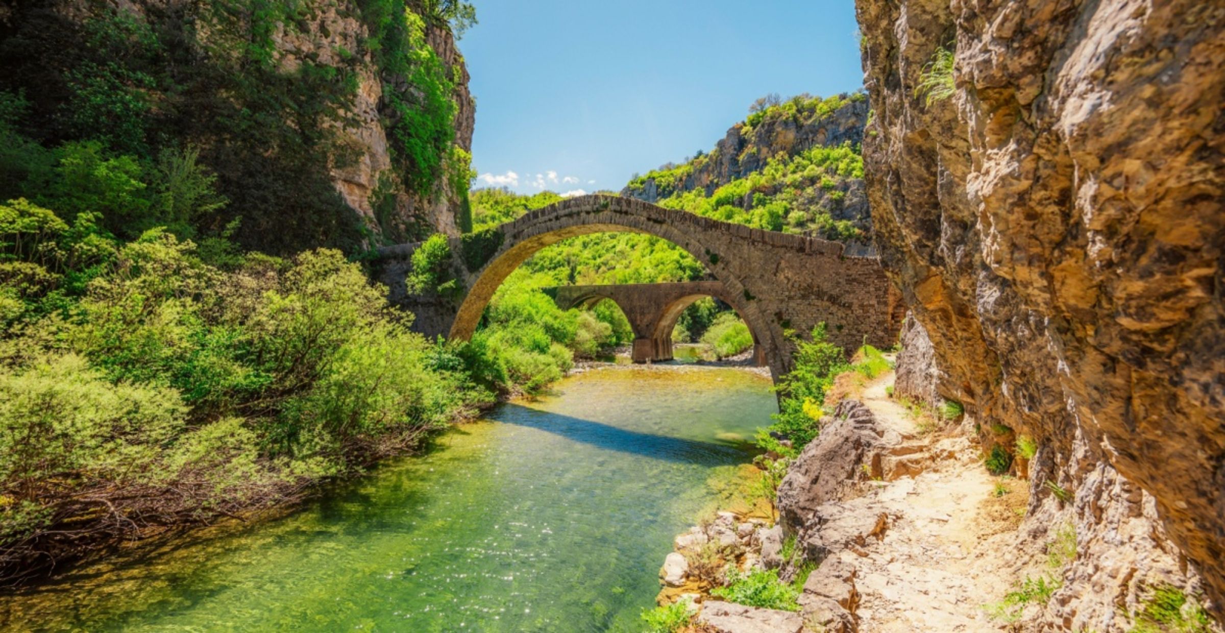 Restplasser i september til Zagori, Hellas