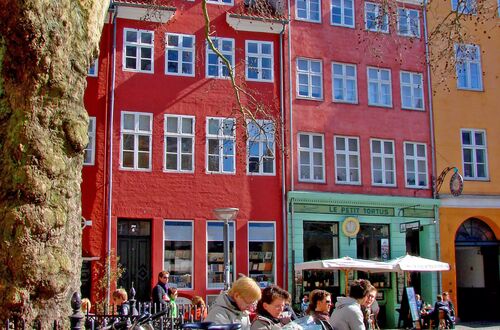 Vårsol på Grå Brödre Torv