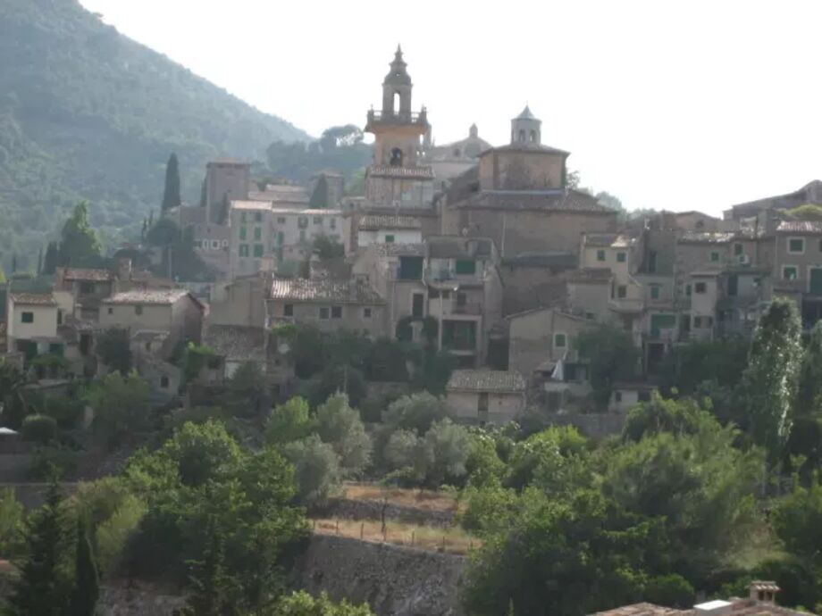 Vy över Valdemossa - Valldemossa, Mallorca, Spanien - Resoholic ...
