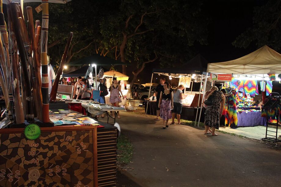 Didgeridoos på Mindil Beach Market Darwin, Australien Ziesta