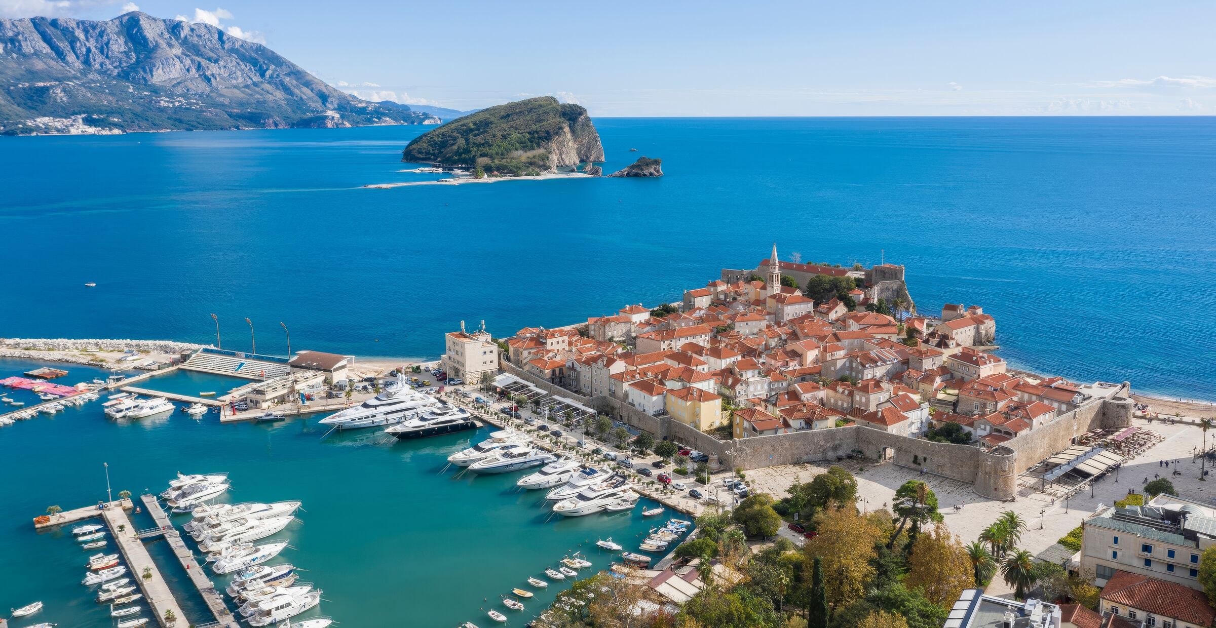 Sista minuten med endast flyg till Budva
