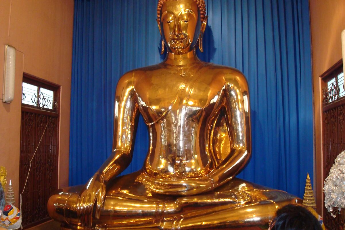 Guldbuddhan i templet Wat Traimit