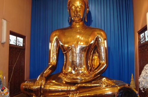 Guldbuddhan i templet Wat Traimit