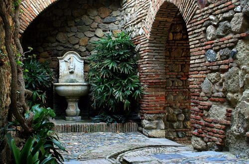 inne i alcazaba fortet