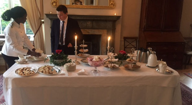 Afternoon Tea på Brittiska Ambassaden