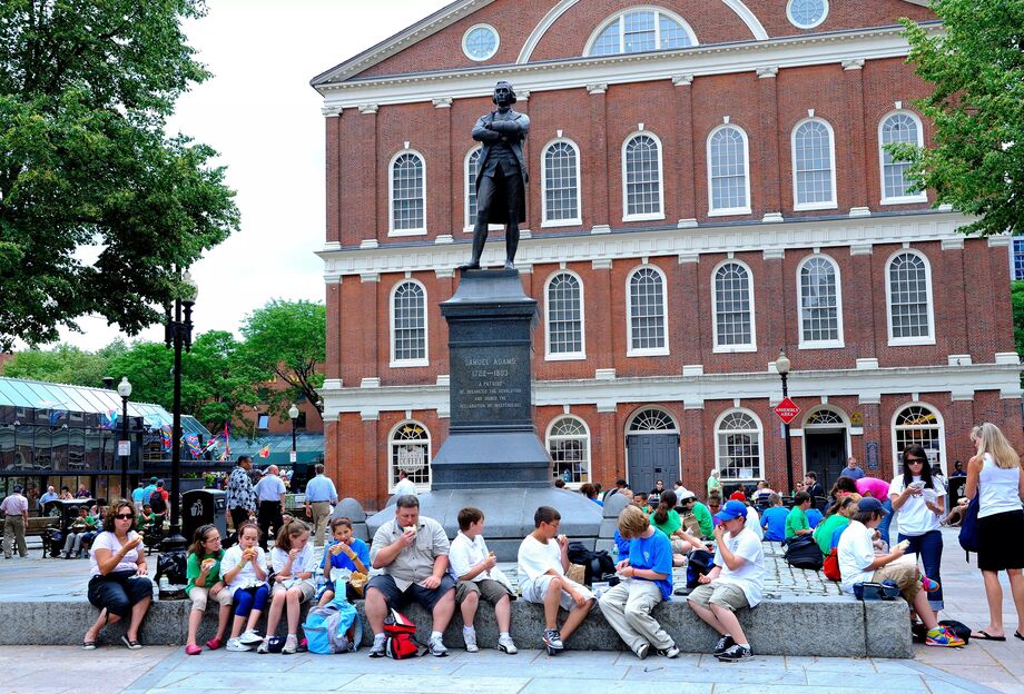 Lunch utanför Faneuil Hall Boston, Massachusetts, USA Rolf_52