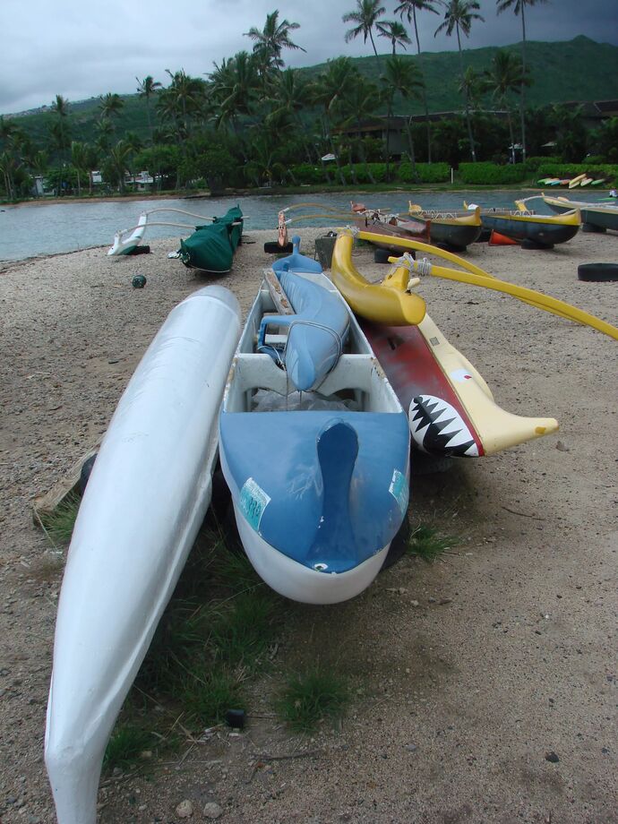 Hawaiian outrigger canoes Oahu, Hawaii, USA Switch Reseguiden
